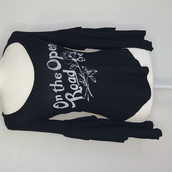 Chaser Tops - NWT Chaser bell sleeves shirt on the open road XS